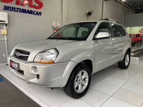 HYUNDAI TUCSON 2.0 MPFI GLS 16V 143CV 2WD GASOLINA 4P AUTOMÁTICO HYUNDAI TUCSON 2.0 MPFI GLS 16V 143CV 2WD GASOLINA 4P AUTOMÁTICO